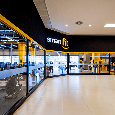 Imagem de interna da loja smart fit
