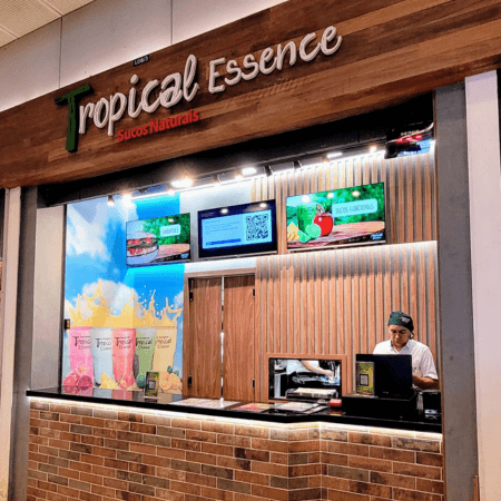 Imagem de interna da loja tropical essense