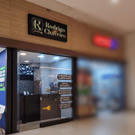 Imagem de interna da loja rodrigo chaveiro