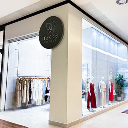 Imagem de interna da loja madea boutique