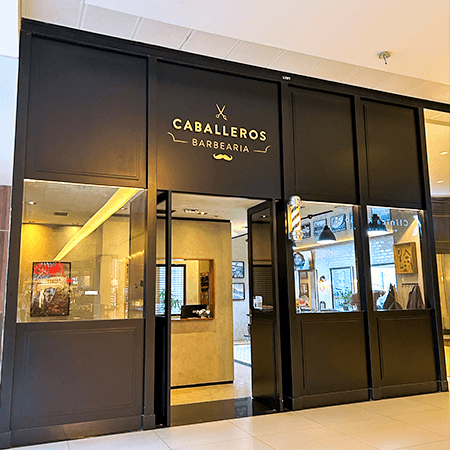 Imagem de interna da loja caballeros barbearia