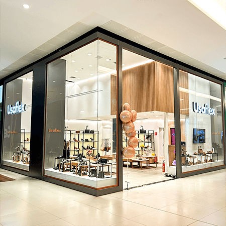 Imagem de interna da loja usaflex